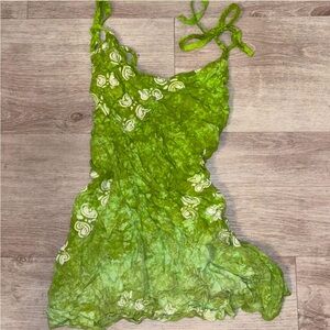 beachy green hibiscus top !
